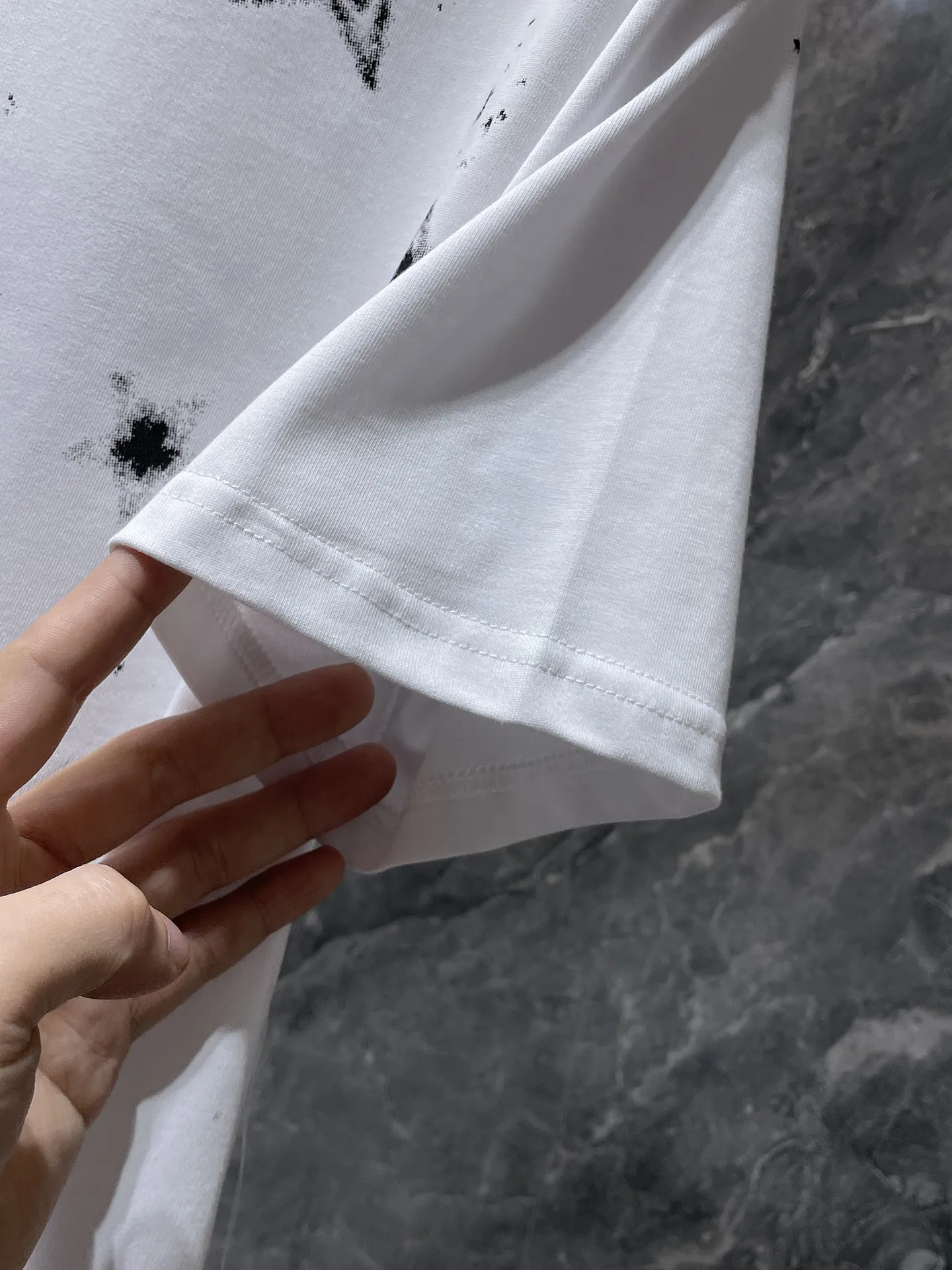 P170 new Chrome Hearts 25ss high version for summer! High-weight, environmentally friendly and high-quality top-quality fabrics 260g~285g Crow Snow Five-pointed Star Horizontal Axis Sanskrit Engraving Film Short Sleeves Counter Synchronization Re-engraved Version 1:1 Recommended Colors: White, Black Sizes: S, M, L, XL